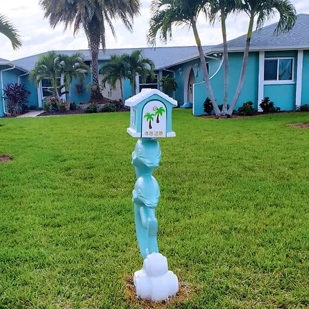 On The Water! Sleeps 12! 2 King Masters, Golf, Fishing, Bbq, Pool, Spa, Pvt Yard Cape Coral Exterior photo